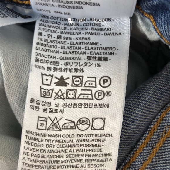 SOLD Levi’s High-Waisted Distressed Skinny Jeans - Picture 3 of 5